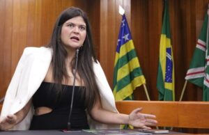 Aava Santiago lança canal de denúncias contra perseguição a eleitores de Lula em Goiás Aava Santiago defende que vítimas de perseguição política denunciem os casos