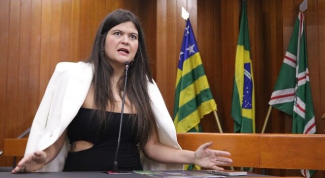 Aava Santiago lança canal de denúncias contra perseguição a eleitores de Lula em Goiás Aava Santiago defende que vítimas de perseguição política denunciem os casos