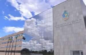 Dos 33 deputados que disputaram a reeleição, 22 conseguiram permanecer na Alego