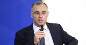 Ministro André Mendonça afirmou que não cabe interferência da Justiça Eleitoral