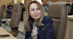 Camila Rosa defende mais mulheres na política: “Aparecida nunca elegeu uma deputada” Camila chamou atenção para a diferença entre homens e mulheres eleitos para representar Aparecida de Goiânia
