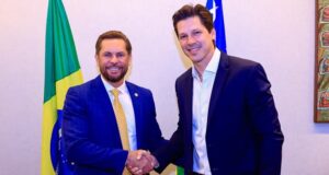 Daniel Vilela e Bruno Peixoto assinam termo de transmissão de cargo