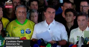 Flávio Bolsonaro diz que não reconhece a derrota para Lula