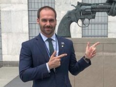 Eduardo Bolsonaro ignora Wilder ao pedir votos para candidatos em Goiás Eduardo Bolsonaro citou apenas Fred Rodrigues, candidato a deputado federal, e Gustavo Gayer, na lista de pedido de votos