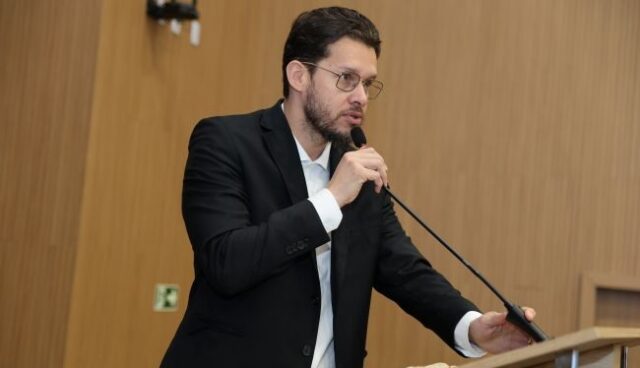Vereador Felipe Cortez reconhece boa gestão em Aparecida e deixa a oposição ao prefeito Vilela Felipe Cortez disse que terá atuação independente na Câmara