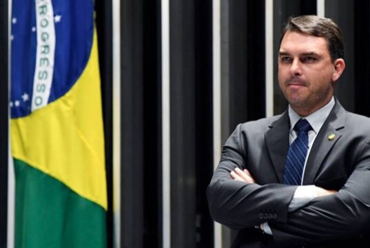 Flávio Bolsonaro conquistou 56,2% dos votos válidos na Venezuela
