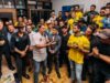 Flávio Bolsonaro recebe apoio Gusttavo Lima, Zezé Di Camargo e outros sertanejos em Goiás