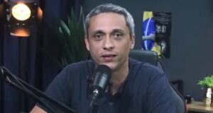 Gayer confirma fuga de Flávio Bolsonaro para os EUA e acusa Moraes de perseguição Gustavo Gayer confirmou a fuga de Flávio Bolsonaro para os EUA