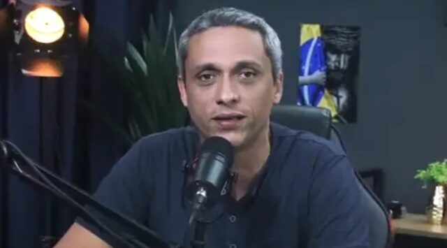 Gayer confirma fuga de Flávio Bolsonaro para os EUA e acusa Moraes de perseguição Gustavo Gayer confirmou a fuga de Flávio Bolsonaro para os EUA
