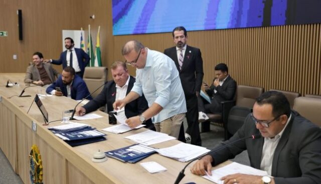 Vereadores de Aparecida aprovam dez projetos; Gilsão destaca força da base do prefeito Vilela