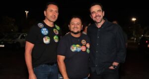 Vilela, Panda e Mendanha durante ato de campanha em Aparecida de Goiânia