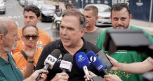 Prefeito Sandro Mabel apoiou Flávio Bolsonaro no segundo turno das eleições