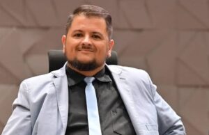 Panda agradece apoio de eleitores e reforça compromisso com o prefeito Leandro Vilela Willian Panda foi eleito deputado estadual pelo Podemos
