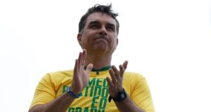 Flávio Bolsonaro aparece com 52% dos votos válidos na pesquisa RealTime Big Data