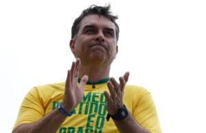 Pesquisa RealTime: Flávio vence com 52% dos votos válidos; Lula aparece com 48% Flávio Bolsonaro aparece com 52% dos votos válidos na pesquisa RealTime Big Data