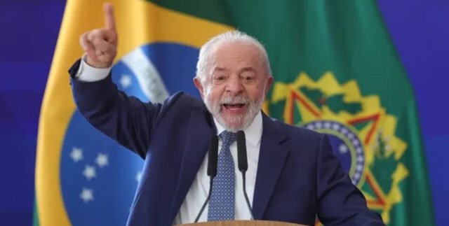 Presidente Lula é reeleito para o quarto mandato de presidente do Brasil Presidente Lula venceu a disputa contra Flávio Bolsonaro