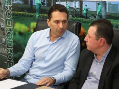 Vilela pede votos para o deputado federal José Nelto e destaca seu trabalho em prol de Aparecida José Nelto afirmou que, sendo reeleito, continuará atuando em conjunto com Leandro Vilela