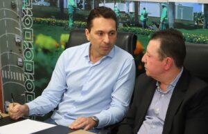 Vilela pede votos para o deputado federal José Nelto e destaca seu trabalho em prol de Aparecida José Nelto afirmou que, sendo reeleito, continuará atuando em conjunto com Leandro Vilela