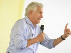 Virada de Lula reacende fala de Caiado sobre Flávio ser o “peru de Natal” Caiado avaliou que o PT teria interesse em manter Flávio competitivo para enfrentá-lo no segundo turno