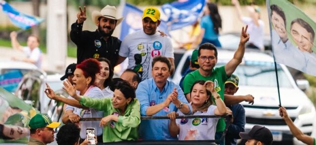 Wilder-chega-a-reta-final-isolado-ate-entre-bolsonaristas-que-relutam-em-apoia-lo Wilder Morais durante ato de campanha neste sábado