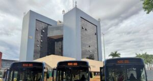Goiânia lança sistema de ônibus que promete viagens 30% mais rápidas; veja como funciona Goiânia inicia novo sistema de transporte coletivo com ônibus de piso baixo e faixas preferenciais