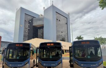 Goiânia lança sistema de ônibus que promete viagens 30% mais rápidas; veja como funciona Goiânia inicia novo sistema de transporte coletivo com ônibus de piso baixo e faixas preferenciais