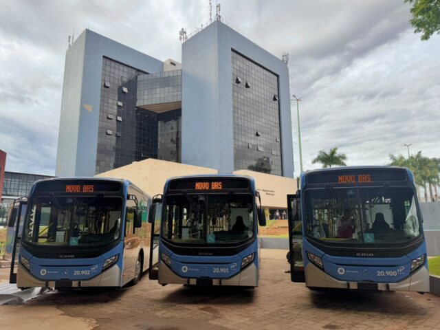 Goiânia inicia novo sistema de transporte coletivo com ônibus de piso baixo e faixas preferenciais